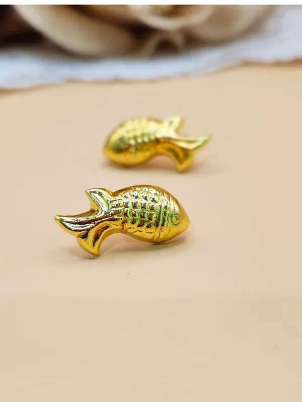 Gold_Alloy_With_Gold_Plating_Premium_Earrings_For_Women