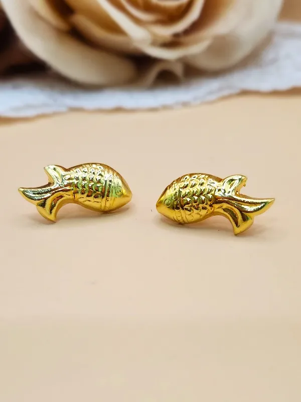 Gold_Alloy_With_Gold_Plating_Premium_Earrings_For_Women