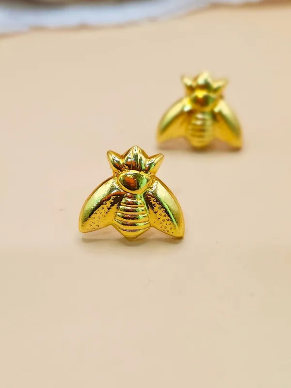 Gold_Alloy_With_Gold_Plating_Premium_Earrings_For_Women