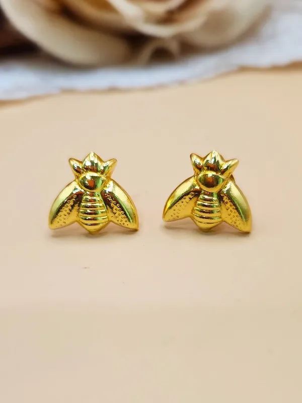 Gold_Alloy_With_Gold_Plating_Premium_Earrings_For_Women