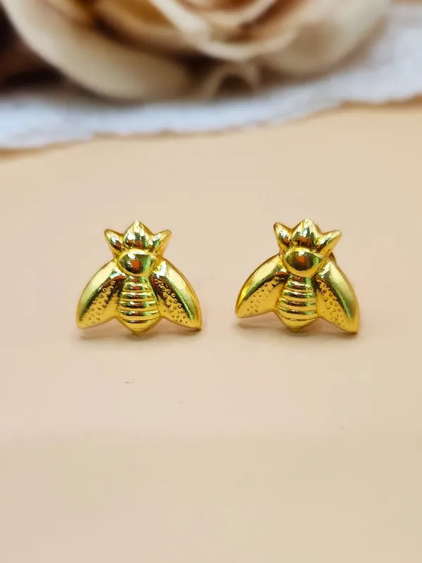 Gold_Alloy_With_Gold_Plating_Premium_Earrings_For_Women