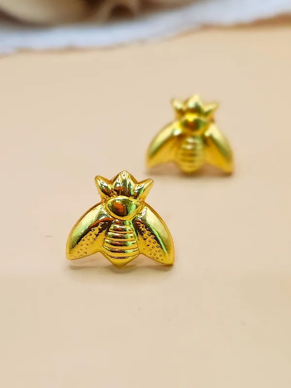 Gold_Alloy_With_Gold_Plating_Premium_Earrings_For_Women