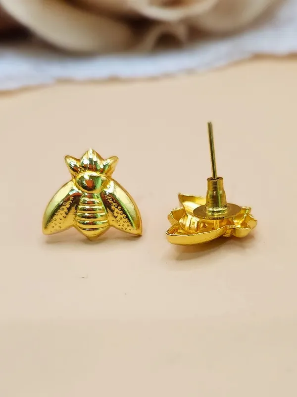 Gold_Alloy_With_Gold_Plating_Premium_Earrings_For_Women