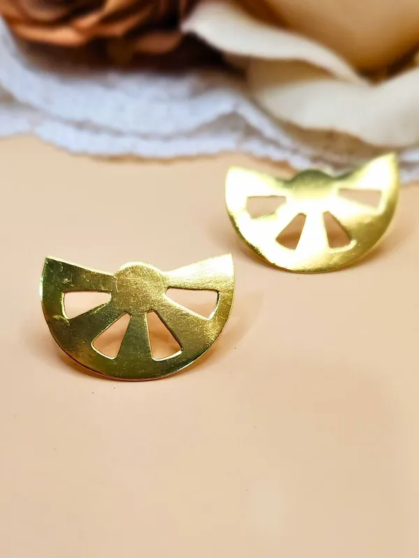 Gold_Alloy_With_Gold_Plating_Premium_Stud_Earrings_For_Women