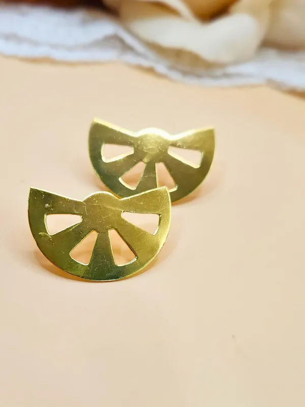 Gold_Alloy_With_Gold_Plating_Premium_Stud_Earrings_For_Women
