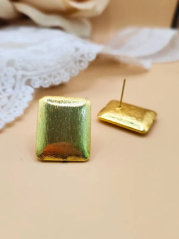 Gold_Alloy_With_Gold_Plating_Premium_Stud_Earrings_For_Women