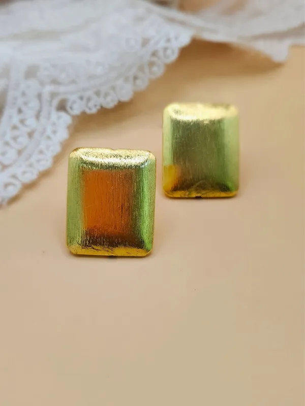 Gold_Alloy_With_Gold_Plating_Premium_Stud_Earrings_For_Women