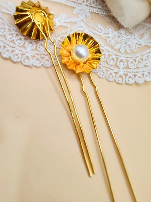 Gold_Alloy_Premium_Hair_Pins_For_Women