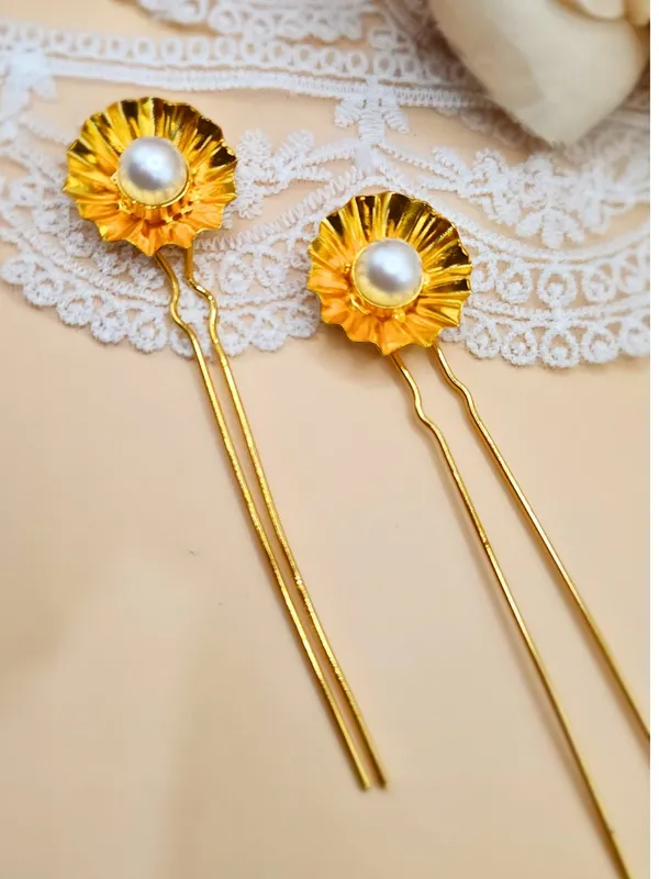 Gold_Alloy_Premium_Hair_Pins_For_Women