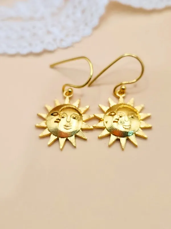 Gold_Alloy_With_Gold_Plating_Premium_Hook_Earrings_For_Women