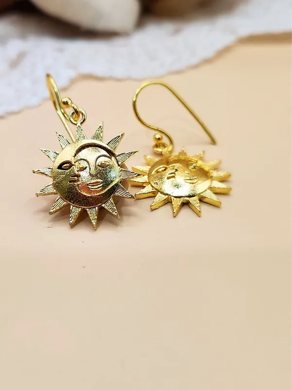 Gold_Alloy_With_Gold_Plating_Premium_Hook_Earrings_For_Women