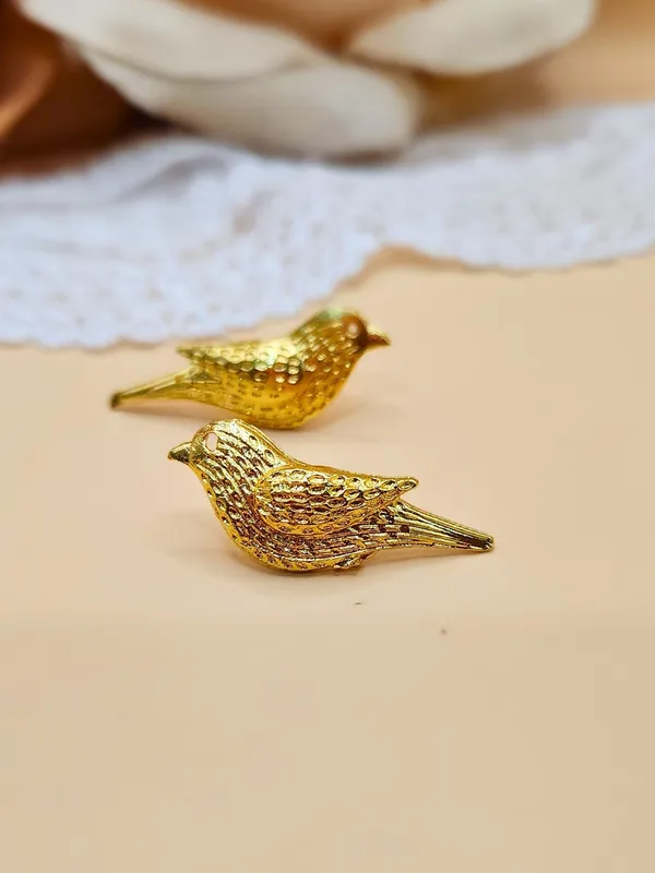 Gold_Alloy_With_Gold_Plating_Premium_Earrings_For_Women