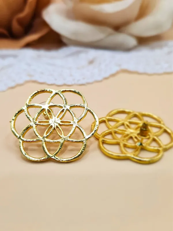 Gold_Alloy_With_Gold_Plating_Premium_Earrings_For_Women