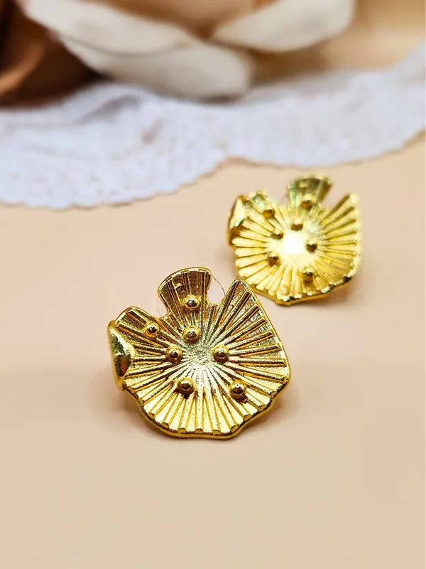 Gold_Alloy_With_Gold_Plating_Premium_Stud_Earrings_For_Women