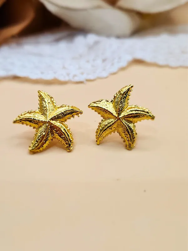 Gold_Alloy_With_Gold_Plating_Premium_Stud_Earrings_For_Women
