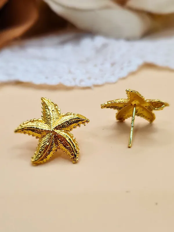 Gold_Alloy_With_Gold_Plating_Premium_Stud_Earrings_For_Women