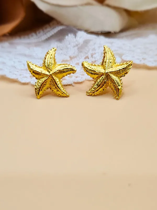 Gold_Alloy_With_Gold_Plating_Premium_Stud_Earrings_For_Women