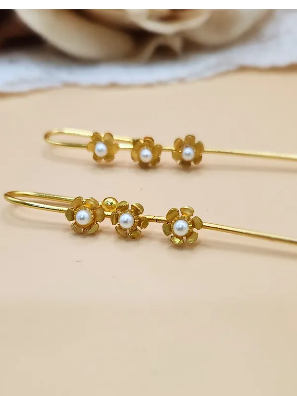 Gold_Alloy_With_Artificial_Pearls_Premium_Earcuff_For_Women