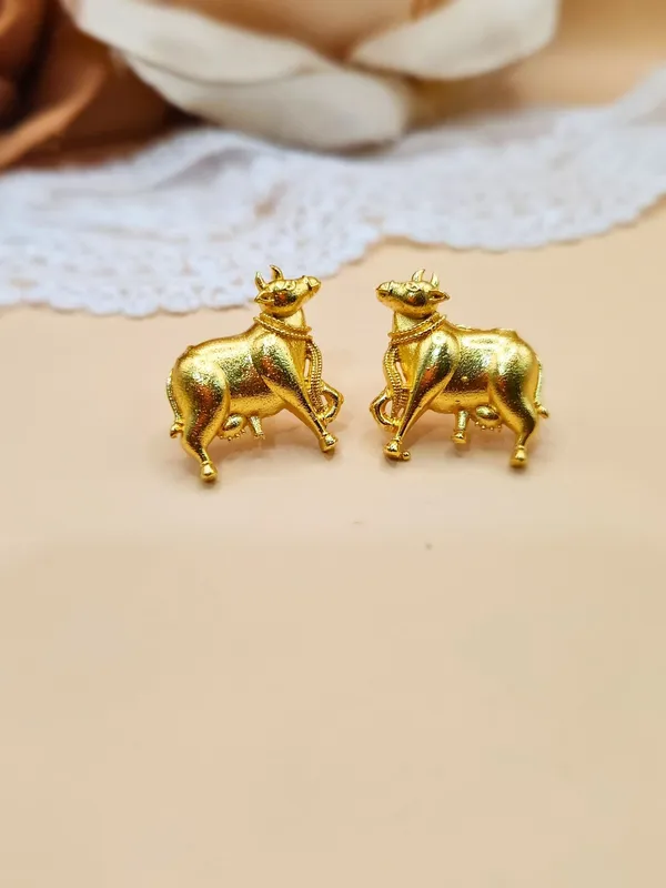 Gold_Alloy_With_Gold_Plating_Premium_Stud_Earrings_For_Women