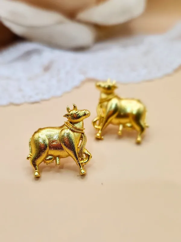 Gold_Alloy_With_Gold_Plating_Premium_Stud_Earrings_For_Women