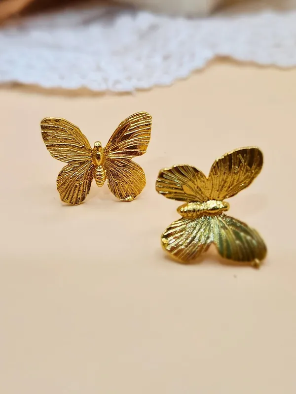 Gold_Alloy_With_Gold_Plating_Premium_Earrings_For_Women