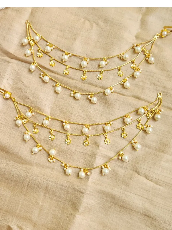 Gold_And_Off_White_Alloy_Premium_Earchain_For_Women