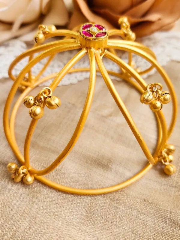 Gold_Brass_Premium_Hair_Bun_Accessory_For_Women