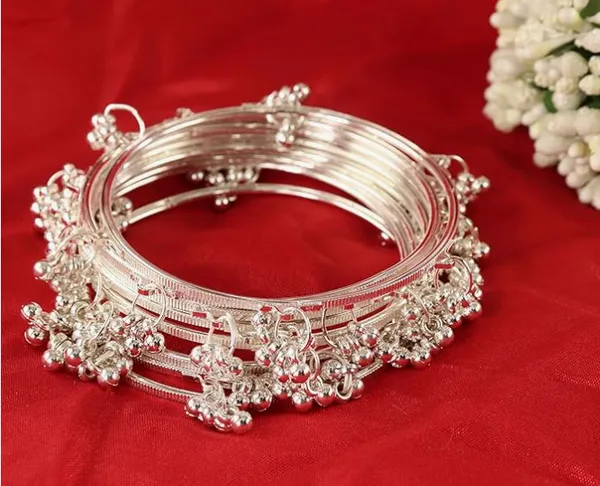 Set_Of_8_Silver_Ghungroo_Studded_Kashmiri_Bangles