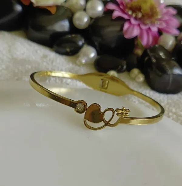 Gold_Plated_Stainless_Steel_Bangle_For_Women