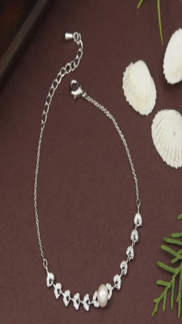 Silver_Alloy_Bracelet_For_Women