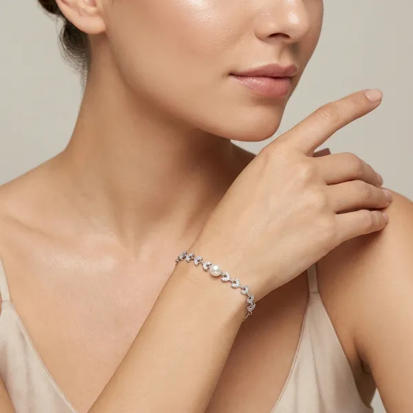 Silver_Alloy_Bracelet_For_Women