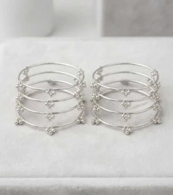 Set_Of_8_Silver_Ghungroo_Studded_Kashmiri_Bangles