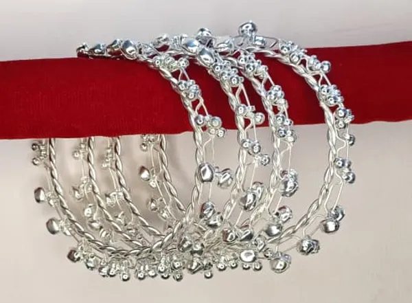 Spiral_Silver_Kashmiri_Bangles_Set_of_4_with_Ghungroo_Studded_for_Women_&_Girls
