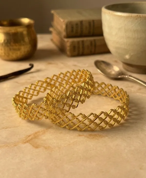 Gold-Plated_Lattice_Design_Bangles_Set
