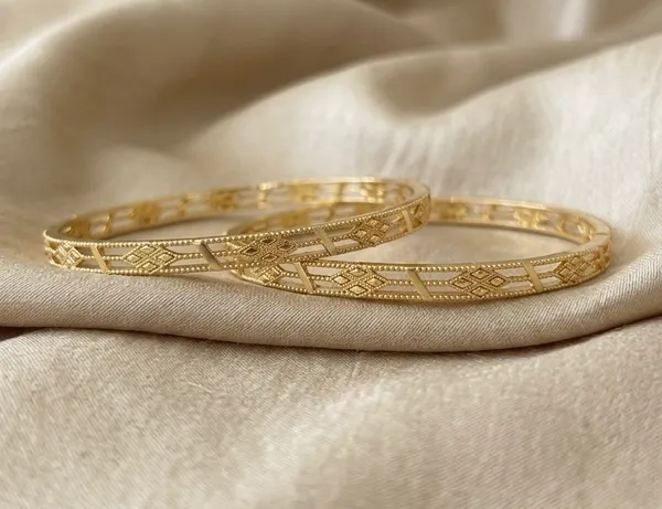 Golden_Traditional_Ethnic_Bangles_Set_Of_2_For_Women