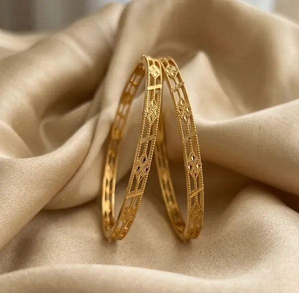 Golden_Traditional_Ethnic_Bangles_Set_Of_2_For_Women