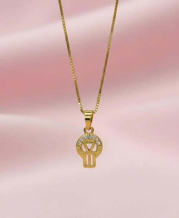 Golden_Skull_Pendant_Necklace_With_Crystal_Embellishments_For_Women