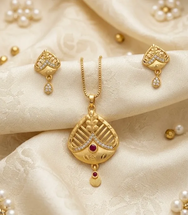 Gold-Plated_chain_pendant_set__with_Ruby_Stone_Accents_(Set_of_3)