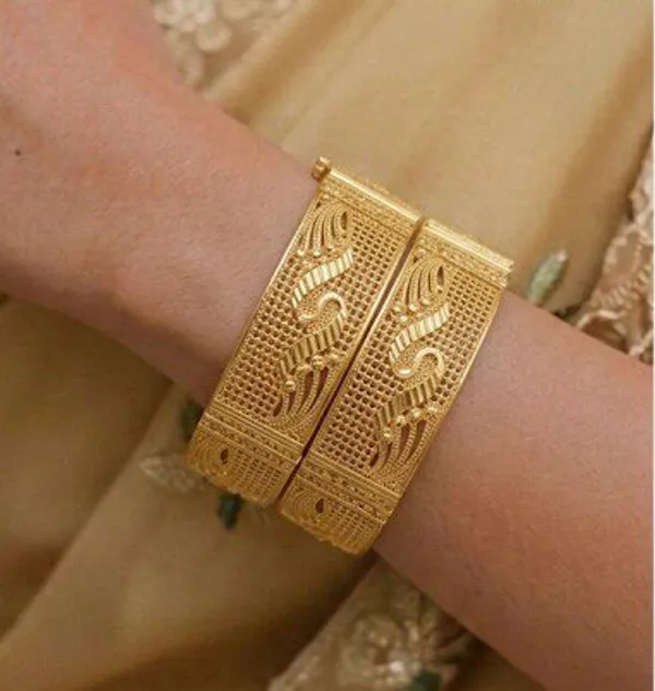 Golden_Designer_Bangles_Set_Of_2_Elegant_Ethnic_Kada_For_Women