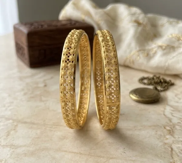 Golden_Traditional_Ethnic_Bangles_Set_Of_2_For_Women