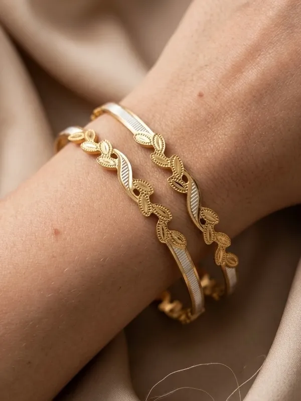 Traditional_Gold-Plated_Kundan_Stone_Bangles_(Set_of_2)