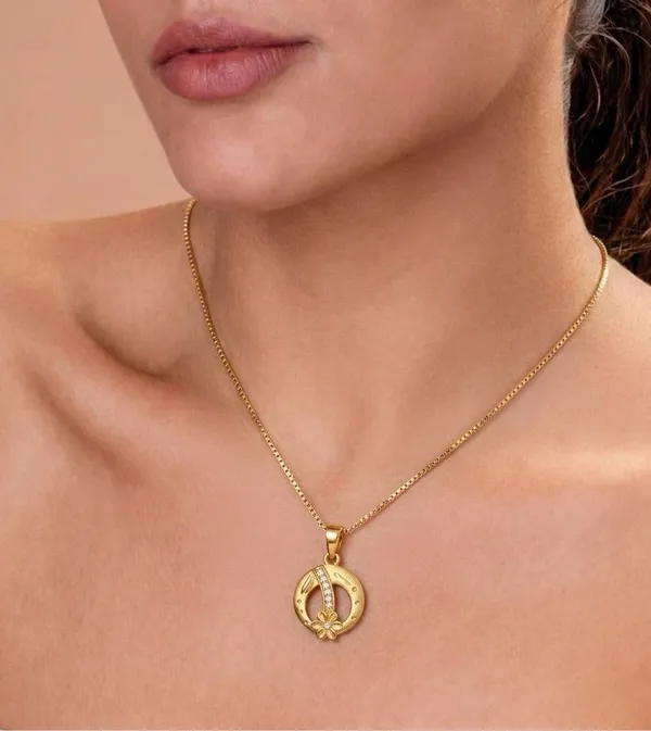 Golden_Elegant_Crescent_Moon_Pendant_Necklace_With_Crystal_Flower_Accent_For_Women