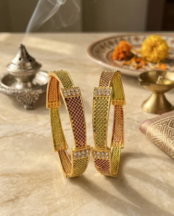 Designer_Dual-Tone_Gold-Plated_Mesh_Bangles_with_Crystal_Detailing_(Set_of_2)