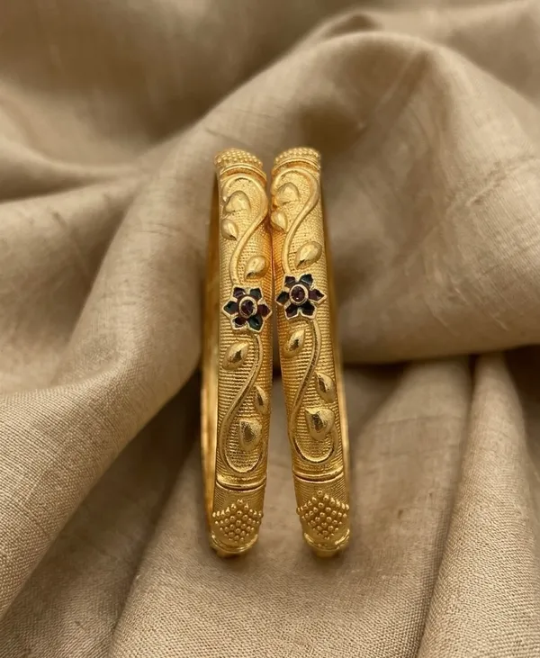 Golden_Traditional_Ethnic_Bangles_Set_Of_2_For_Women
