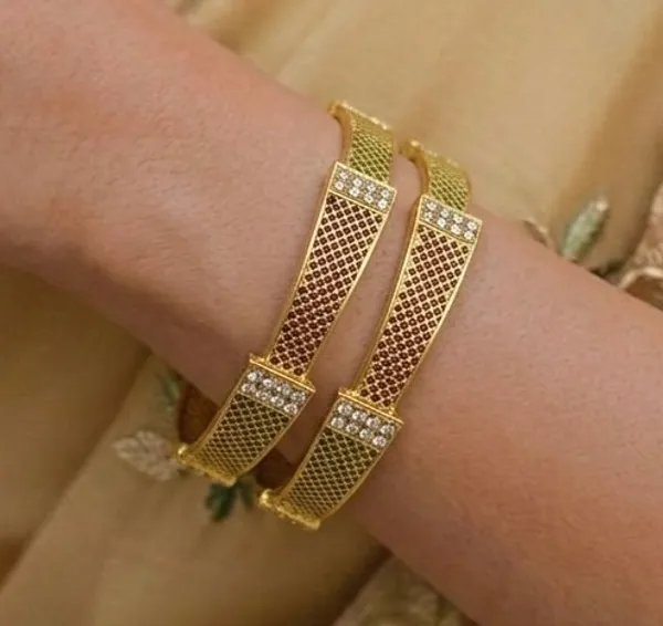 Designer_Dual-Tone_Gold-Plated_Mesh_Bangles_with_Crystal_Detailing_(Set_of_2)