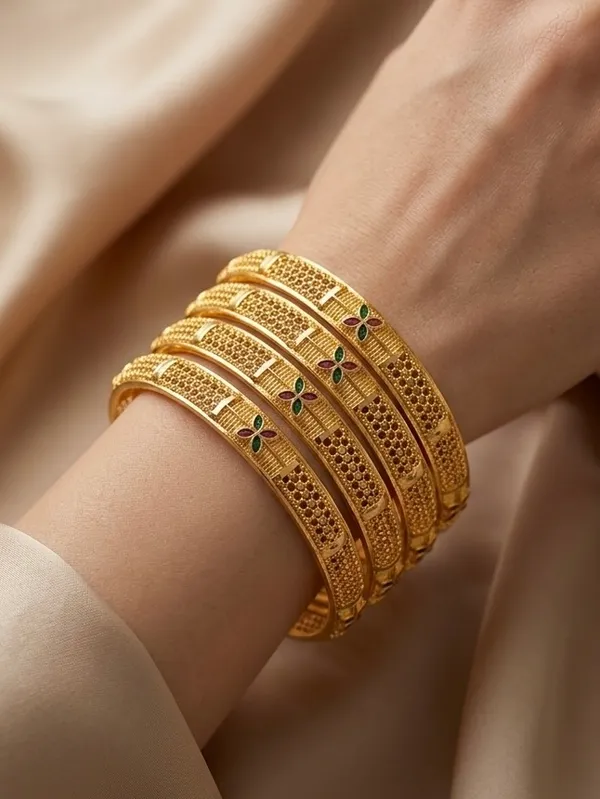 Traditional_Gold-Plated_Red_and_Green_Kundan_Bangle_Set