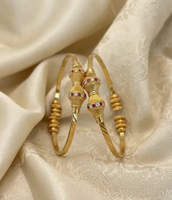 Golden_Traditional_Ethnic_Bangles_Set_Of_2_For_Women