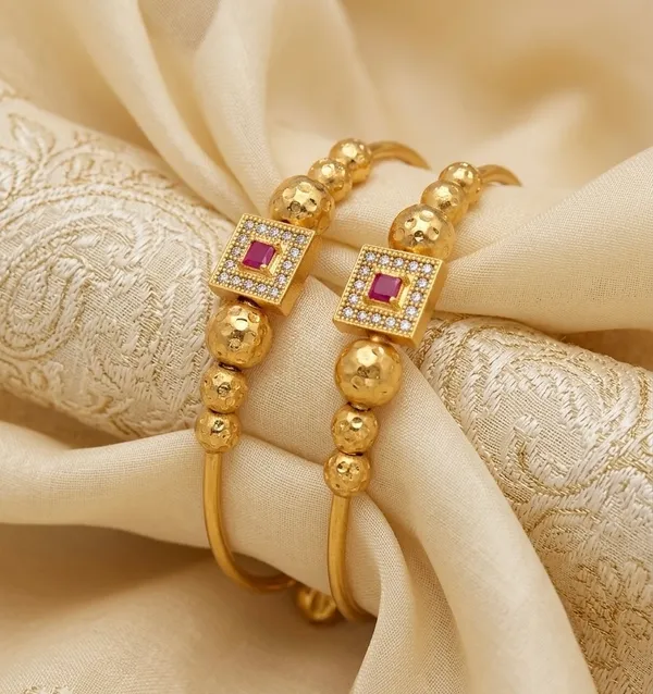 Golden_Traditional_Ethnic_Bangles_Set_Of_2_For_Women