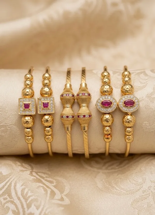 Golden_Traditional_Ethnic_Bangles_Set_Of_2_For_Women