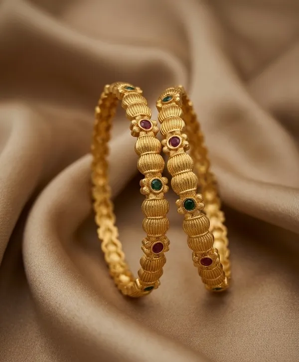 Traditional_Gold-Plated_Kundan_Stone_Bangles_(Set_of_2)